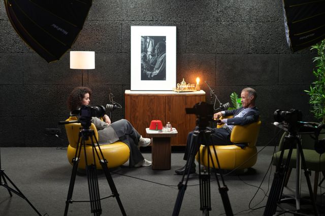 Interview croisée, deux caméras — Tournages & coulisses, Oriion Studio Marrakech